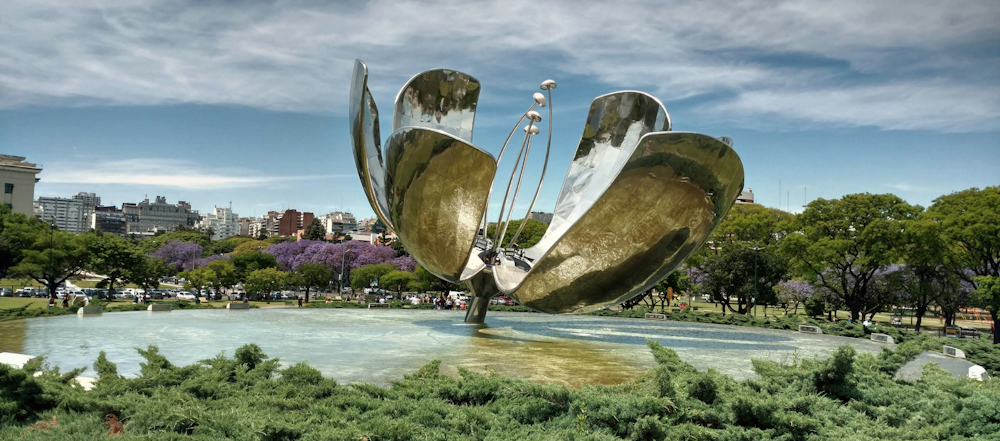 Floralis Generica in Buenos Aires by Sergio Rodríguez on Unsplash