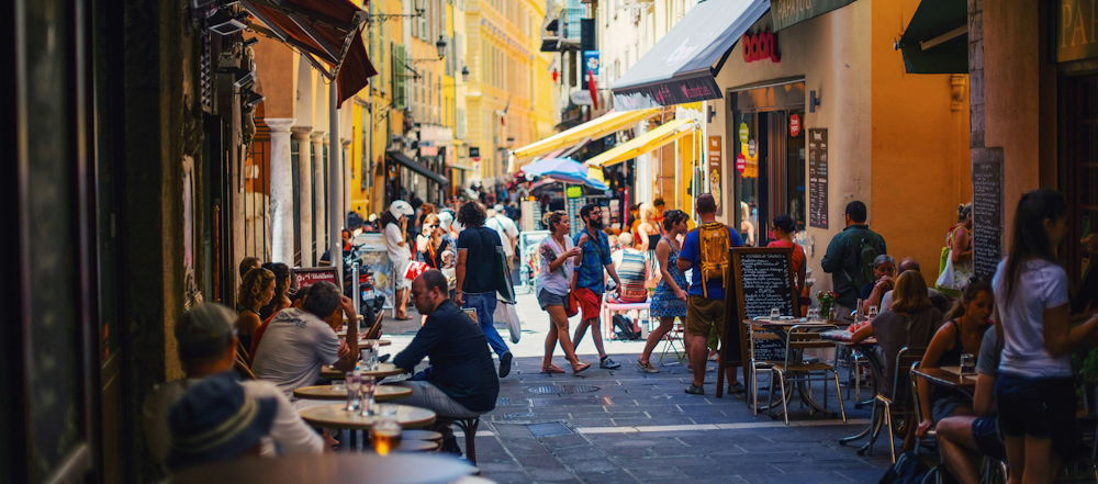 Alleyway in Nice by Paul Rysz on Unsplash