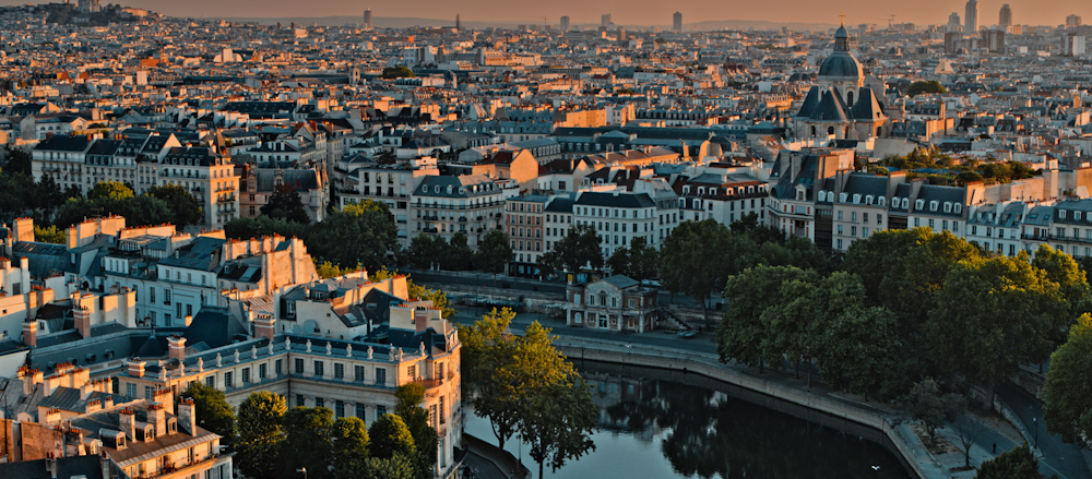 Aerial View of the Seine Embankment in Paris by Timelab on Unsplash