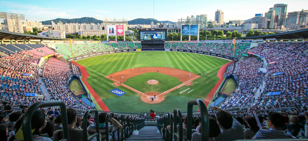 Jamsil Baseball Stadium in Seoul by Hanvin Cheong on Unsplash