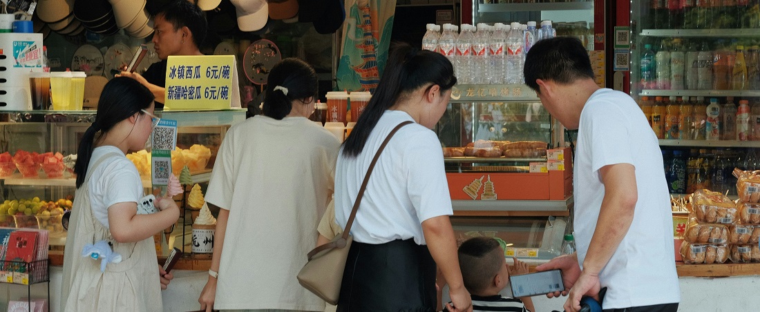 Shopping in a Chinese market by Dominic Kurniawan Suryaputra