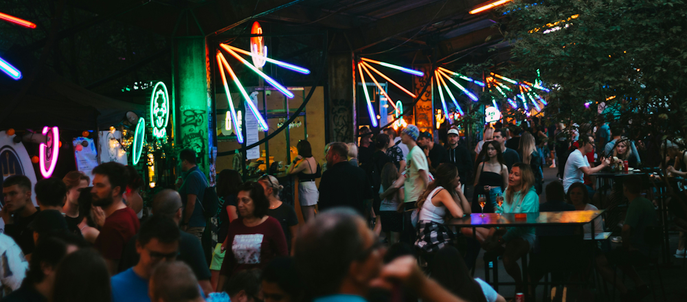 Nocny Market in Warsaw by Thomas Konings on Unsplash