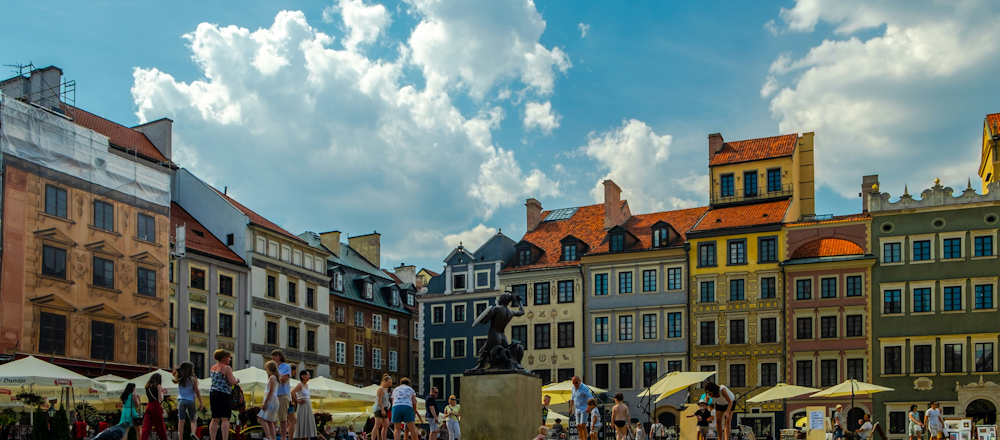 Market in Warsaw Old Town by Elijah G on Unsplash