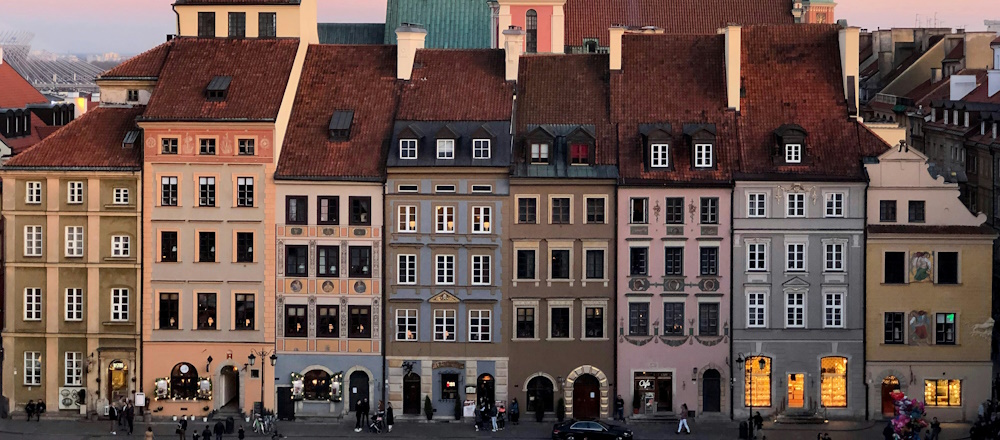 Old Town Marketplace in Warsaw by Maksym Harbar on Unsplash