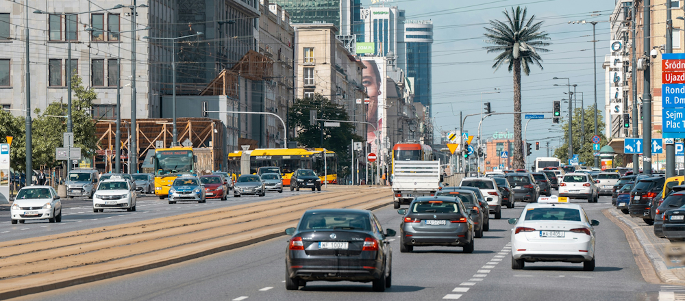 Traffic at Charles de Gaulle Roundabout in Warsaw by Jakub Żerdzicki on Unsplash