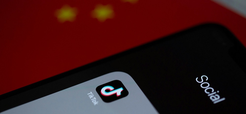 Internet access in China by Solen Feyissa