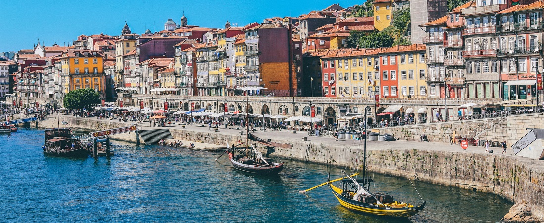 Housing in Porto Portugal by Nick Karvounis