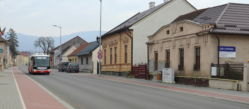 Bus in Zalău, Romania, by Biro Zoltan on Unsplash