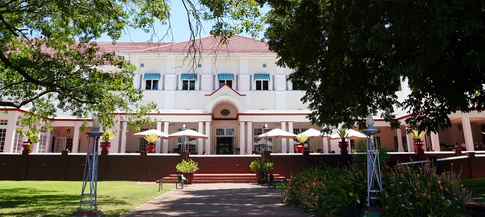 Victoria Falls Hotel by Ida Kymmer