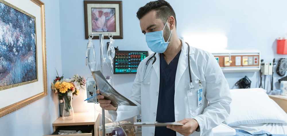 Doctor in a hospital room by RDNE from Pexels